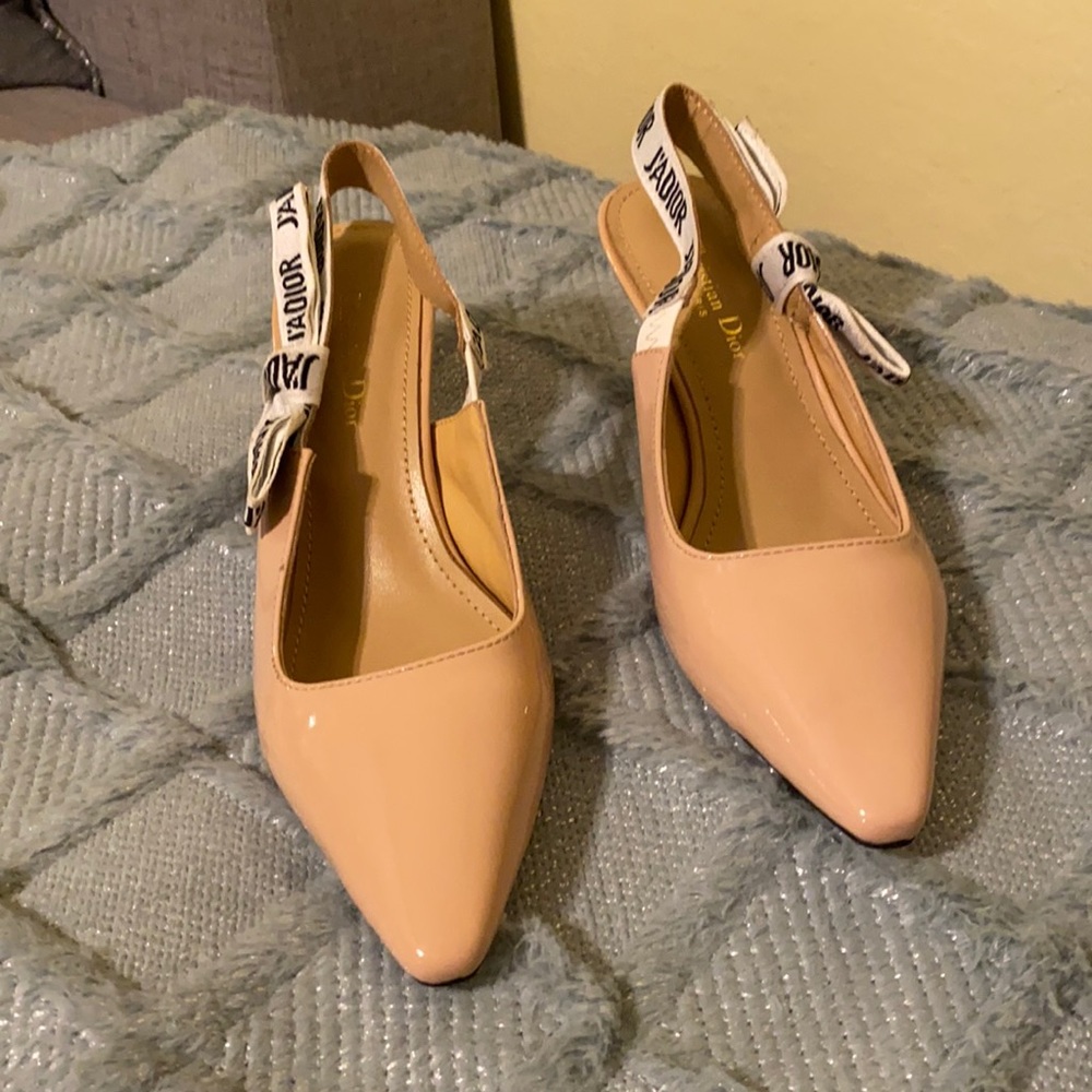Fashion shoes